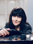 Natalia Troull, klavir