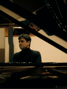 David Khrikuli, klavir
